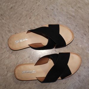 LAURAS BOUTIQUE SANDALS